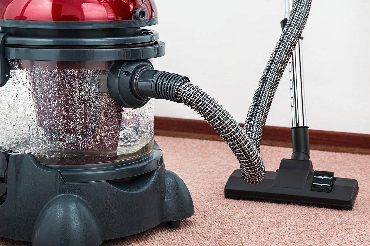 vacuum cleaner 657719 1280 vacuum cleaner 657719 1280